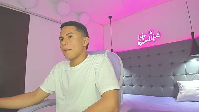 Liams18 online show from 23, 11, 2025