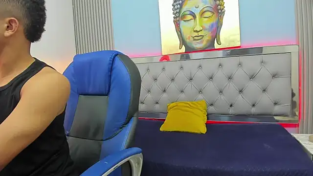 Liams18 online show from 6, 11, 2025