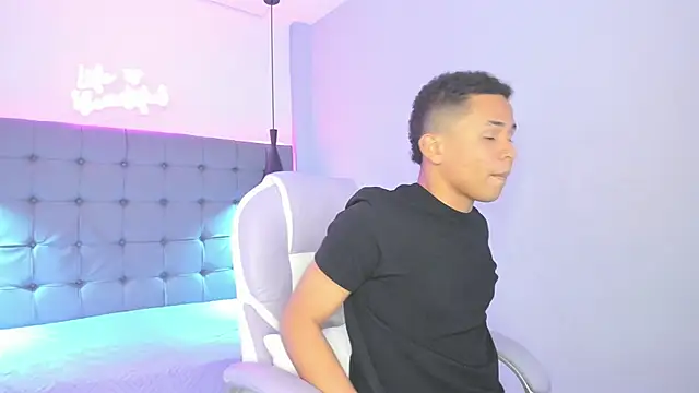 Liams18 online show from 21, 11, 2025