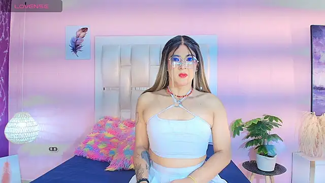 Snapshot of camii_raux chatting on 4, 12, 2025 camii raux online show from 4, 12, 2025