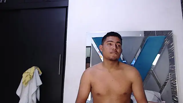 Naty And Maxx online show from 17, 12, 2025