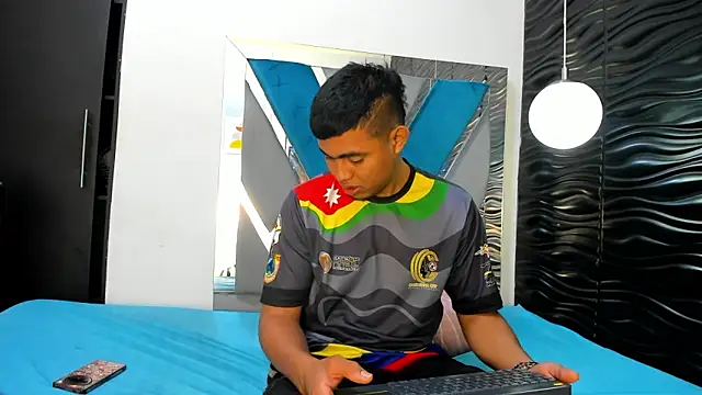 Naty And Maxx online show from 14, 1, 2026