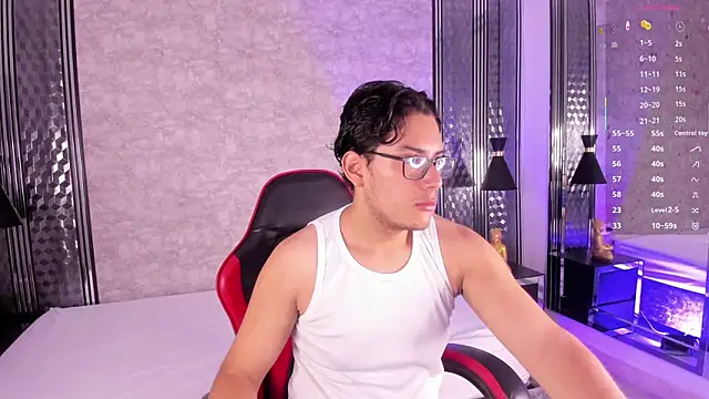 TheoHart  online show from 7, 11, 2025