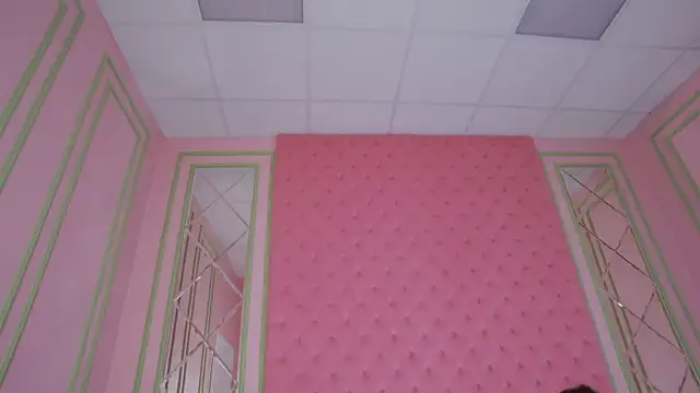 Ruby de Cherry online show from 6, 2, 2026