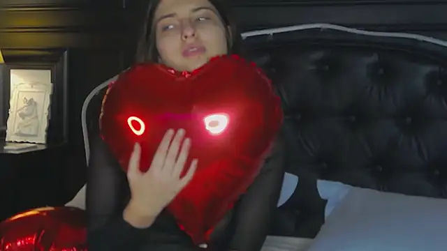 Ruby de Cherry online show from 13, 2, 2026