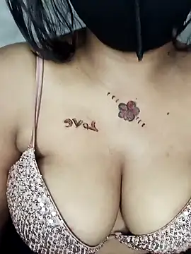 V HOT CUTE online show from 15, 12, 2025