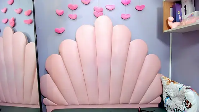 luci miller online show from 28, 2, 2026