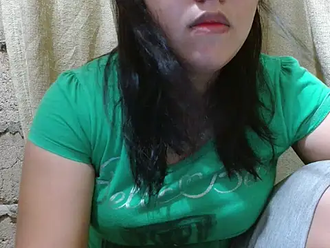 Snapshot of fluffy_raa chatting on 6, 11, 2025 fluffy raa online show from 6, 11, 2025