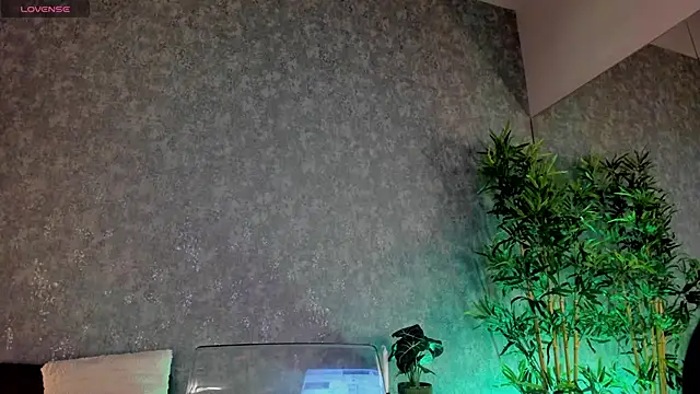 MiaHartx online show from 17, 12, 2025