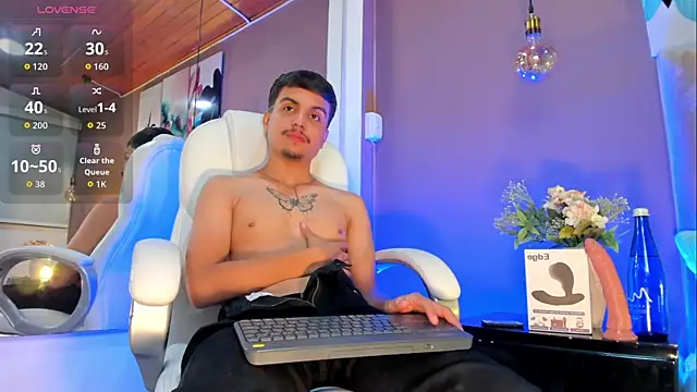 NicolasRey1 online show from 26, 11, 2025