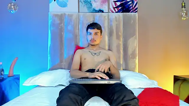 NicolasRey1 online show from 14, 11, 2025