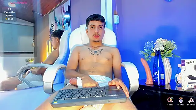 NicolasRey1 online show from 23, 11, 2025