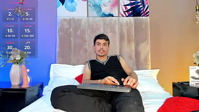 NicolasRey1 online show from 15, 11, 2025