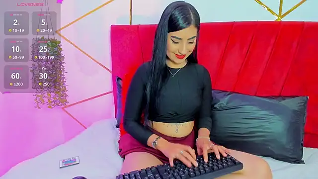 Paris Evans  online show from 28, 11, 2025