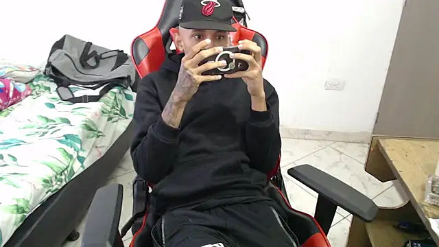 thebesthot online show from 28, 11, 2025