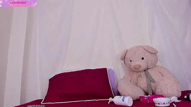 Nyra lux16 online show from 17, 1, 2026