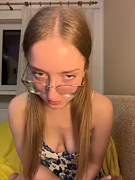 EveLunny online show from 7, 1, 2026