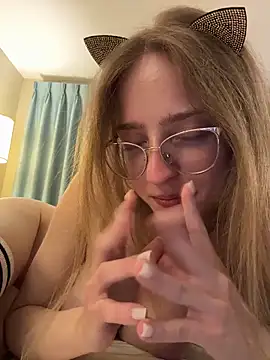 EveLunny online show from 25, 3, 2026