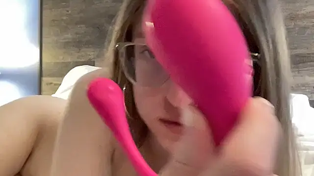 EveLunny online show from 17, 4, 2026