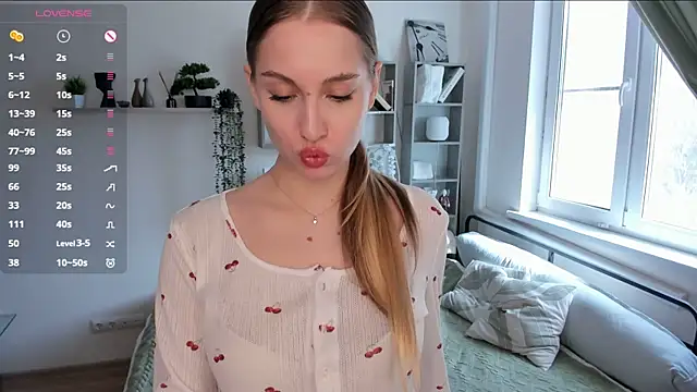 TawnyaVanschaick online show from 22, 4, 2026