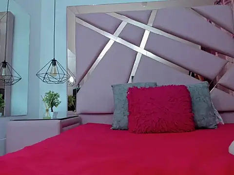 Snapshot of IvonJanice chatting on 14, 11, 2025 IvonJanice online show from 14, 11, 2025