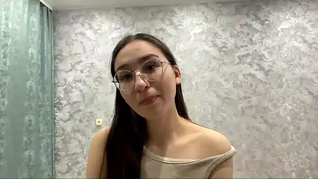 SofiYong online show from 15, 11, 2025