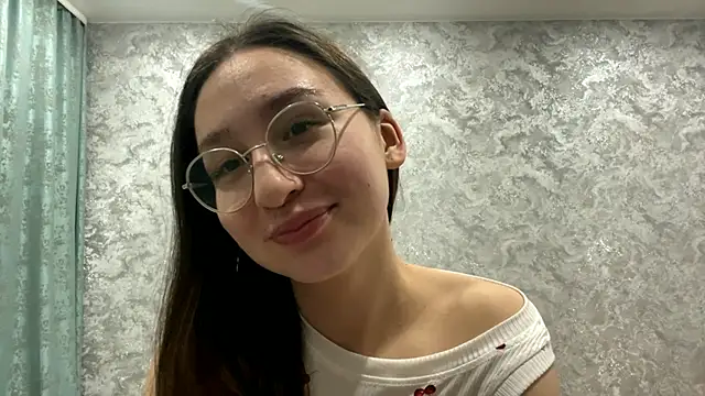 SofiYong online show from 17, 11, 2025