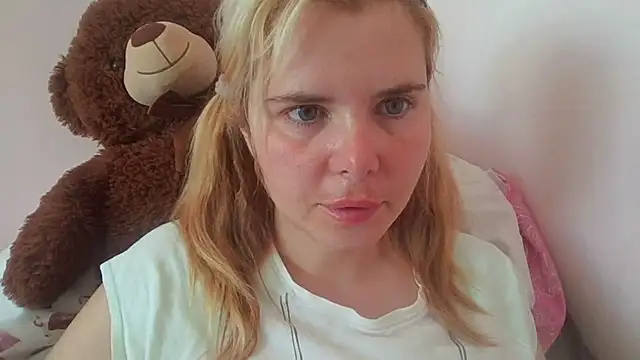 Snapshot of HornyElena chatting on 26, 6, 2026 HornyElena online show from 26, 6, 2026