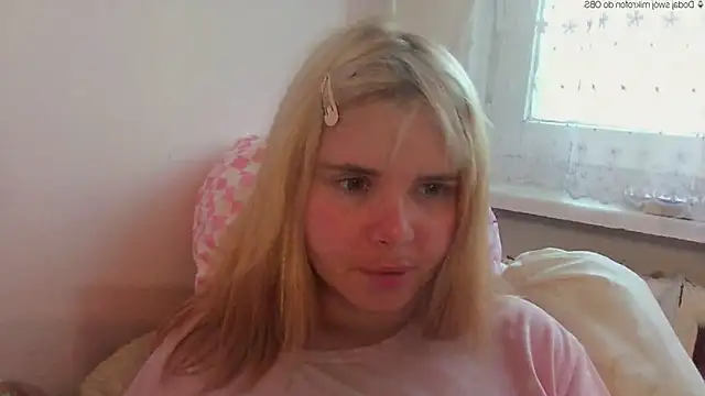 Snapshot of HornyElena chatting on 10, 5, 2026 HornyElena online show from 10, 5, 2026