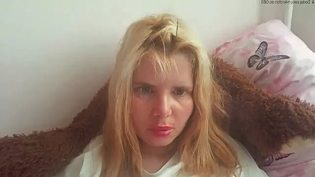 Snapshot of HornyElena chatting on 26, 5, 2026 HornyElena online show from 26, 5, 2026