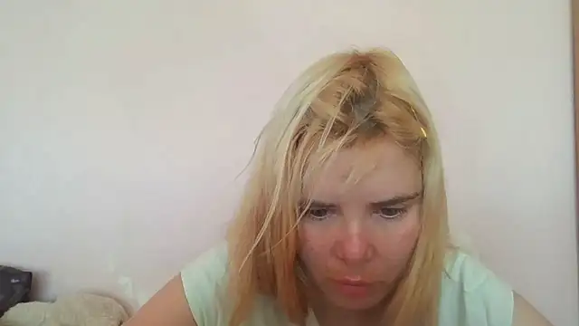 Snapshot of HornyElena chatting on 27, 6, 2026 HornyElena online show from 27, 6, 2026