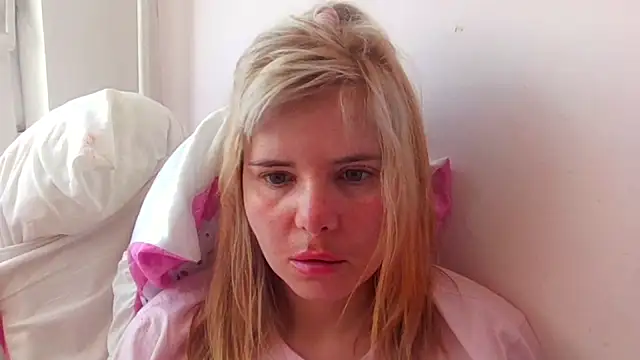 Snapshot of HornyElena chatting on 24, 4, 2026 HornyElena online show from 24, 4, 2026