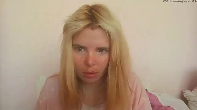 Snapshot of HornyElena chatting on 1, 6, 2026 HornyElena online show from 1, 6, 2026
