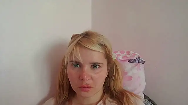 Snapshot of HornyElena chatting on 12, 7, 2026 HornyElena online show from 12, 7, 2026