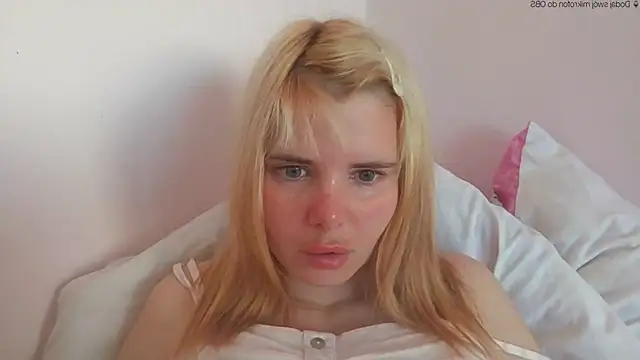 Snapshot of HornyElena chatting on 2, 6, 2026 HornyElena online show from 2, 6, 2026