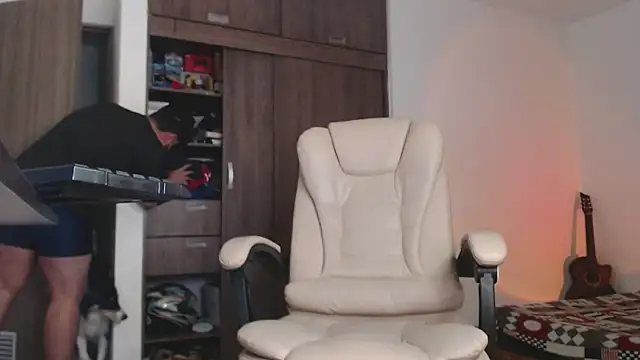 Dante Bonett online show from 10, 11, 2025