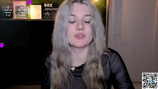 Snapshot of eshleeygreen chatting on 5, 7, 2026 eshleeygreen online show from 5, 7, 2026