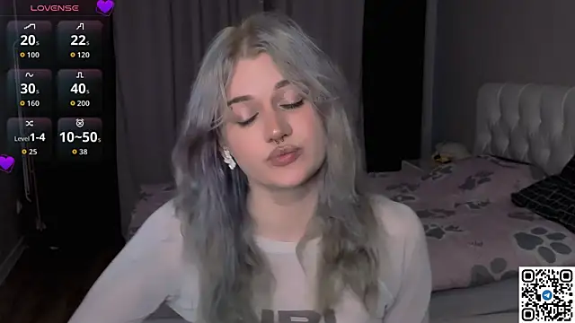 Snapshot of eshleeygreen chatting on 15, 7, 2026 eshleeygreen online show from 15, 7, 2026