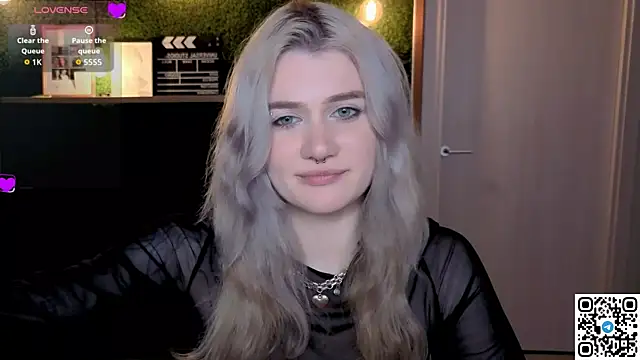 Snapshot of eshleeygreen chatting on 4, 7, 2026 eshleeygreen online show from 4, 7, 2026