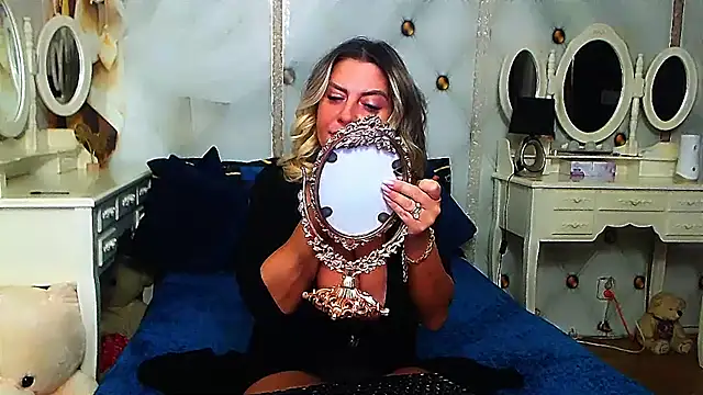 Snapshot of xplayfullblondexx chatting on 7, 11, 2025 xplayfullblondexx online show from 7, 11, 2025