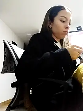 Snapshot of LuluuBerry chatting on 19, 12, 2025 LuluuBerry online show from 19, 12, 2025