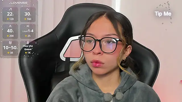 Snapshot of LuluuBerry chatting on 14, 12, 2025 LuluuBerry online show from 14, 12, 2025