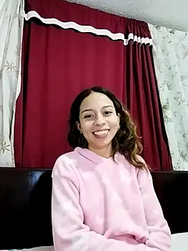 Snapshot of LuluuBerry chatting on 13, 11, 2025 LuluuBerry online show from 13, 11, 2025