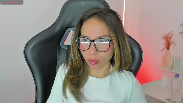 Snapshot of LuluuBerry chatting on 29, 11, 2025 LuluuBerry online show from 29, 11, 2025