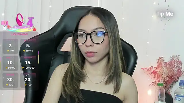 Snapshot of LuluuBerry chatting on 22, 12, 2025 LuluuBerry online show from 22, 12, 2025