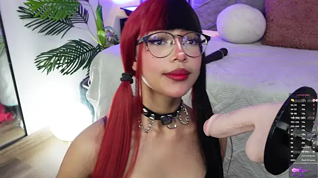 Snapshot of _ViolletteNoir_ chatting on 24, 6, 2026 ViolletteNoir online show from 24, 6, 2026