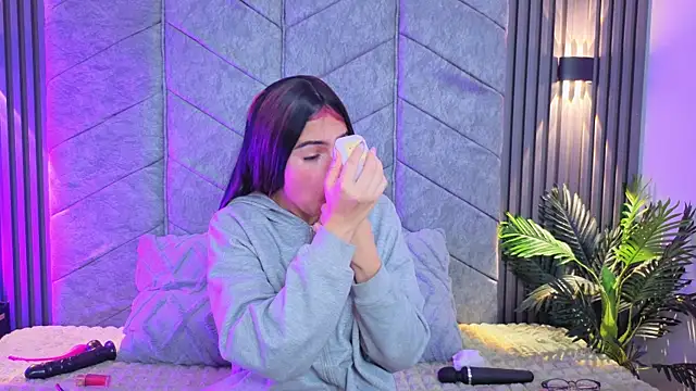  ViolletteNoir  online show from 30, 11, 2025