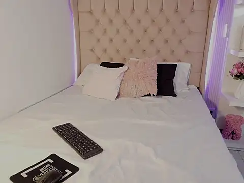 cheerry moon online show from 7, 11, 2025