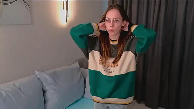 JuliaPeters online show from 3, 12, 2025