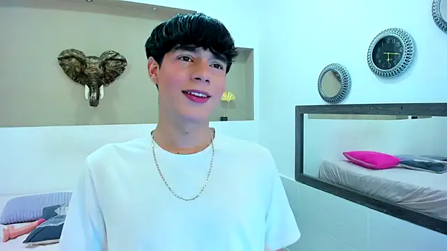 Isaac Kurtt online show from 7, 11, 2025